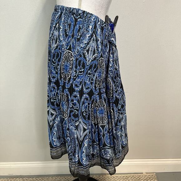Sunny Leigh Woman Skirt Plus size 1X Blue Black Paisley Pleated Knee A Line Slim - Picture 8 of 11